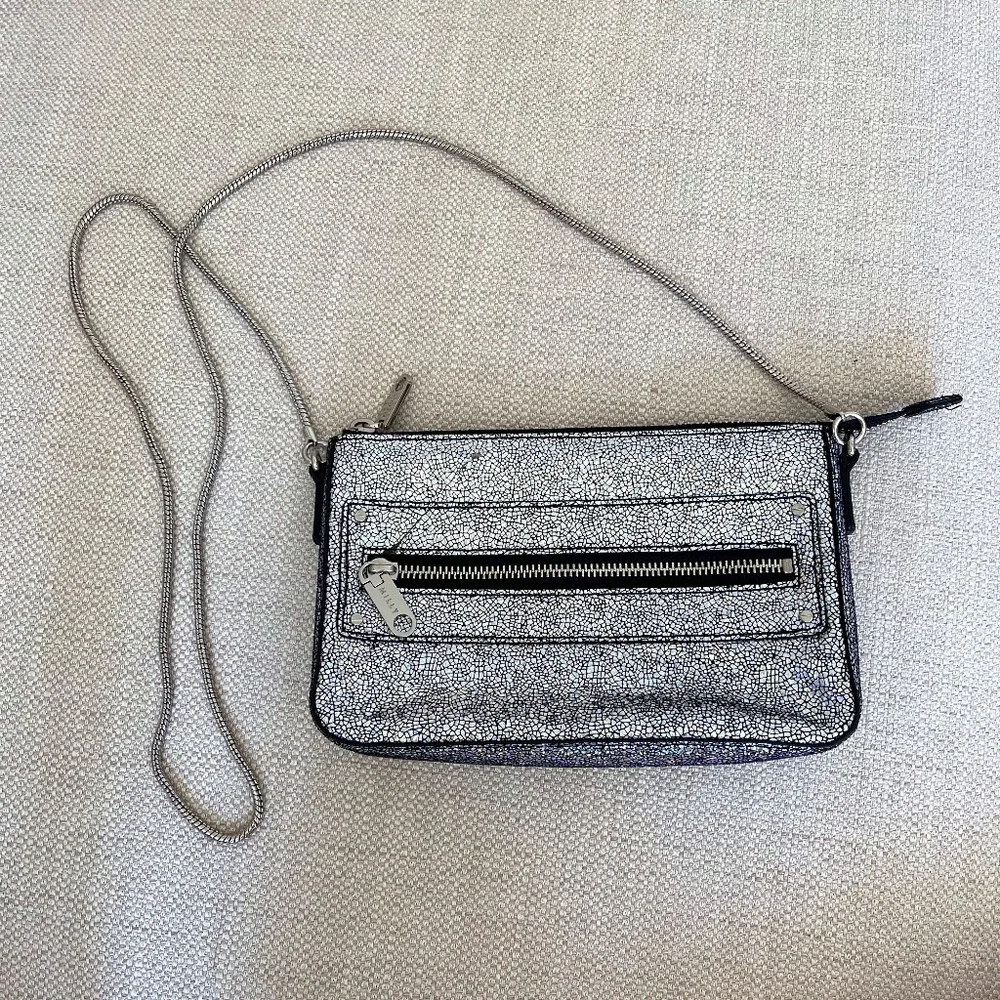 Milly Delano Metallic Crossbody Purse Silver - Picture 2 of 7